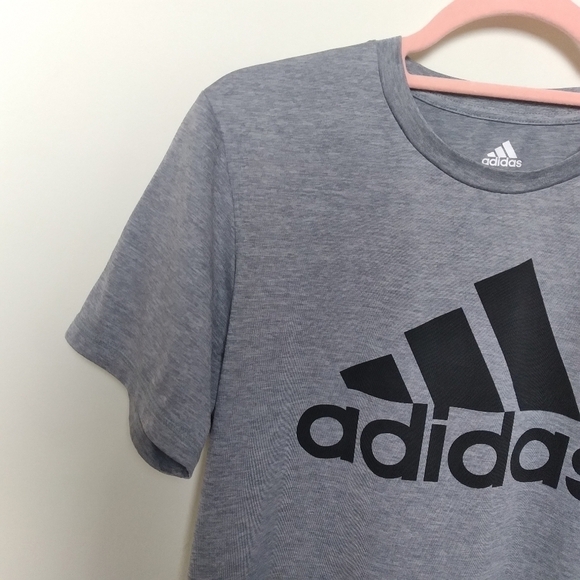 Adidas Grey Short Sleeve Tricorn Logo Athletic Tee Shirt Size XL - Picture 5 of 8